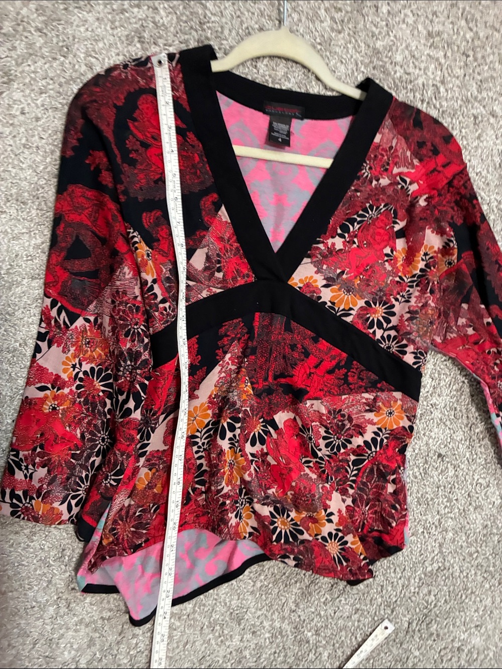 Custo Barcelona Red Floral Victorian Angel Print V-Neck Top with Black Trim - Picture 8 of 8